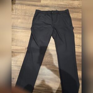 2 pairs of Greg Norman Golf pants